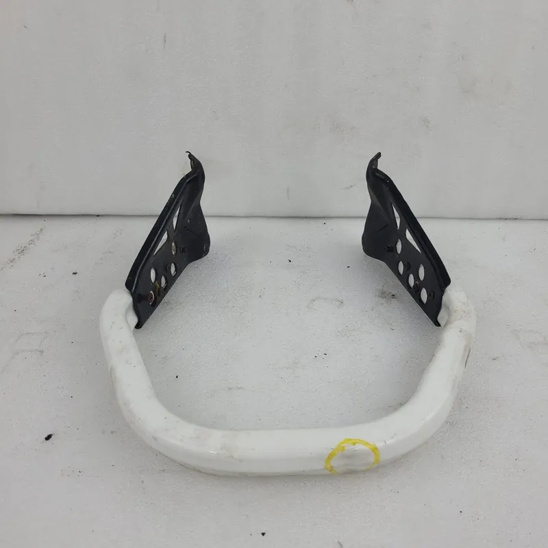 Produit De Marque bumper, front - assembly - white (inc. eight no. 9 and 32-33)